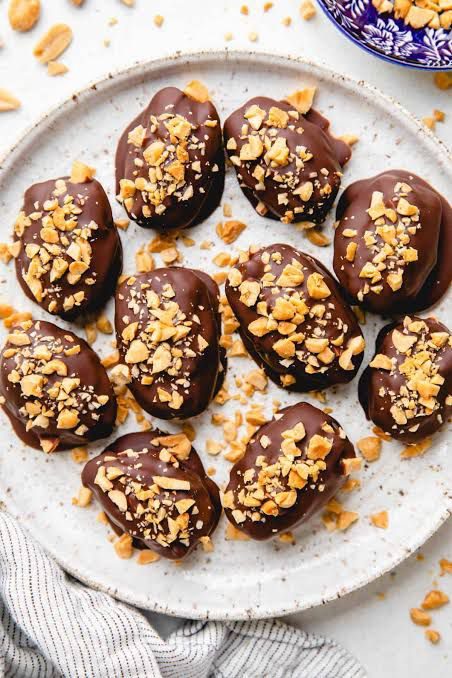 Date chocolate bites